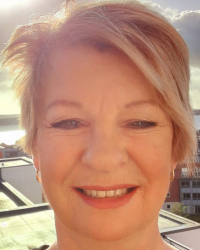 Tracy Foster, Dip.Couns, Dip.CBT Registered (MBACP) Tracy Foster, Dip.Couns, Dip.CBT Registered (MBACP)