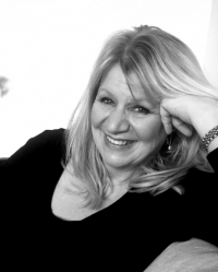 Pennie Aston - SPECIALIST DYSLEXIA COUNSELLOR - MSc NCS (Senior Acc) Pennie Aston - SPECIALIST DYSLEXIA COUNSELLOR - MSc NCS (Senior Acc)