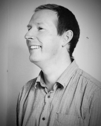 Robert Evans BA (Hons) Dip Couns MBACP (Accred) Robert Evans BA (Hons) Dip Couns MBACP (Accred)