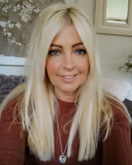 Julie Howard BSc (Hons), FdSc, MBACP Julie Howard BSc (Hons), FdSc, MBACP