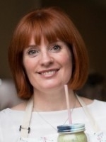 Deirdre Swede LL.B, DBS, DipION, mBANT, CNHC Deirdre Swede LL.B, DBS, DipION, mBANT, CNHC